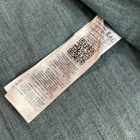 Guess Jeans Distressed Buttoned Top - Picture 8 of 13